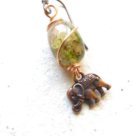 Elephant Lovers! Lovely Green Glass Beads & Copper Elephant ~ Chunky Earrings! - Picture 5 of 7